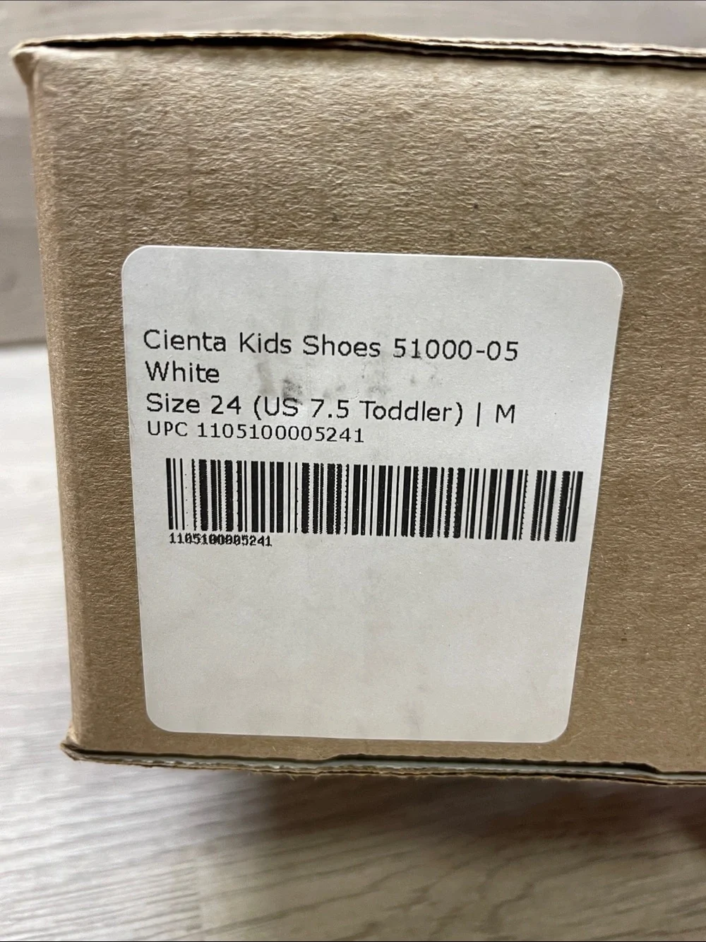 Cienta Cream Canvas T-Strap Sandals for Kids #656